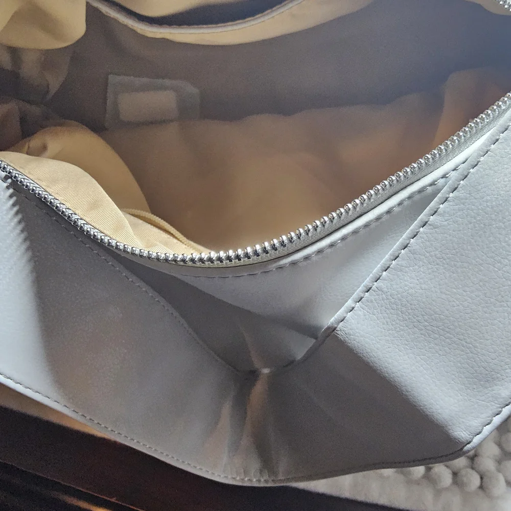 New JACD Light Silver Hobo Style Shoulder/Crossbody Purse